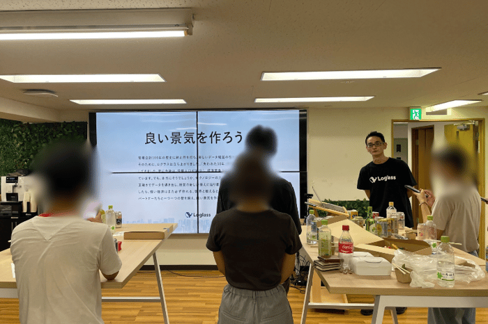 展示会の夜_3