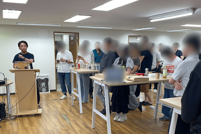 展示会の夜_4